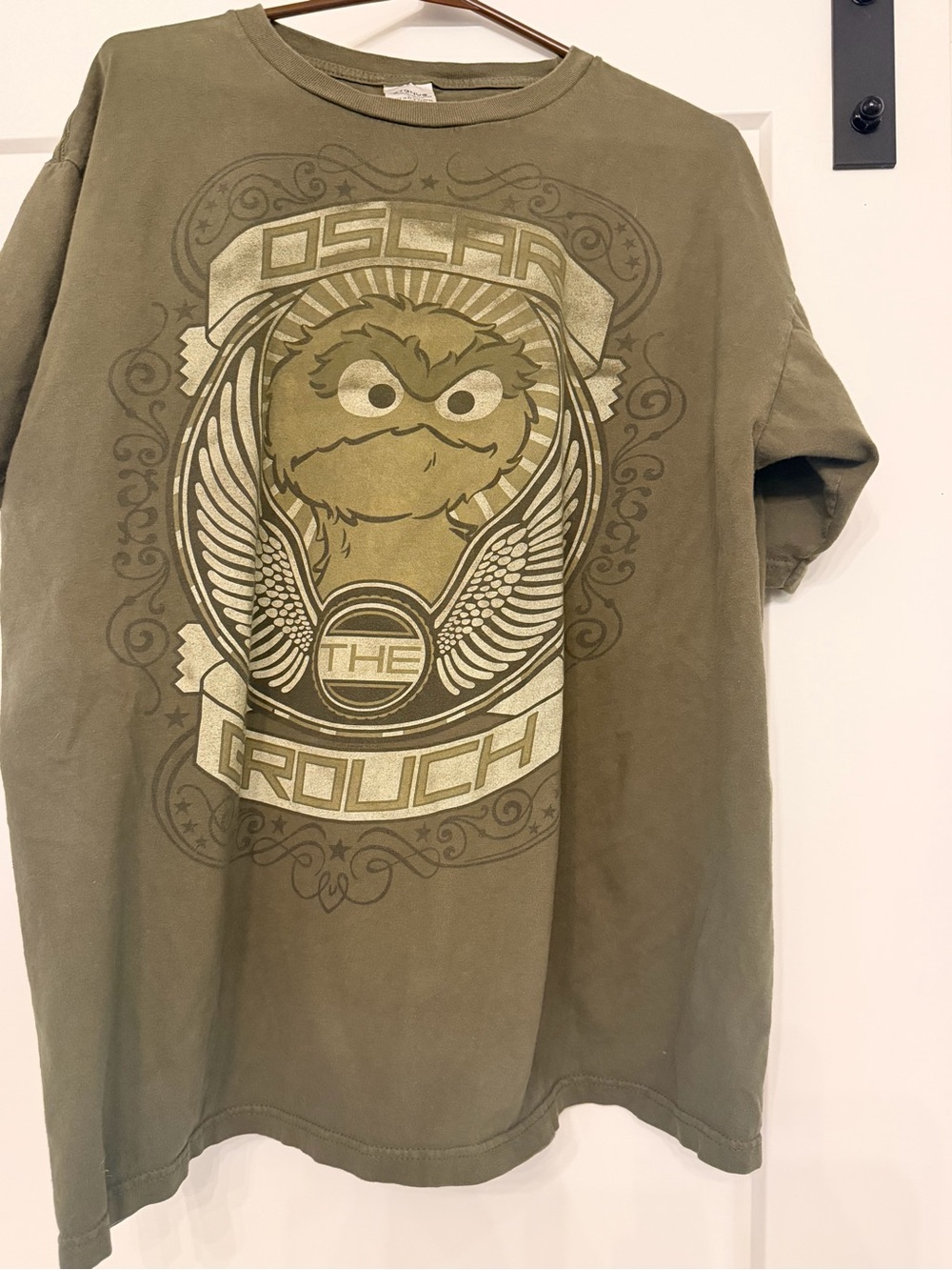 Oscar the Grouch Olive Green Graphic Tee - Men's Short Sleeve
